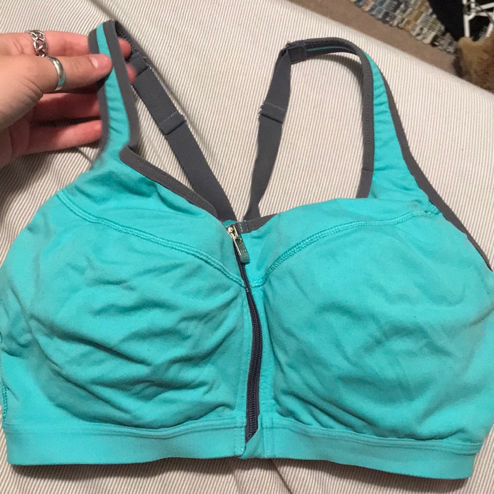 Sports bra